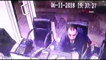 Bağış kutusuna göz dikti, güvenlik kamerasına yakalandı