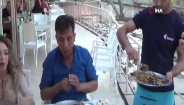 48 dakikada dünyayı yedi