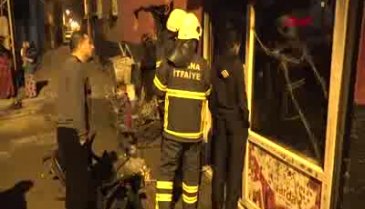 Adana'da bakkal dükkanı yandı