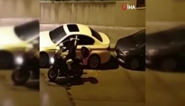 Vatandaşların gözü önünde otomobilden hırsızlık