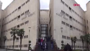 Bursa'da adliyede mübaşire kafa atan genç tutuklandı