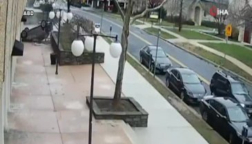Otomobil otoparkın 4. katından zemine çakıldı