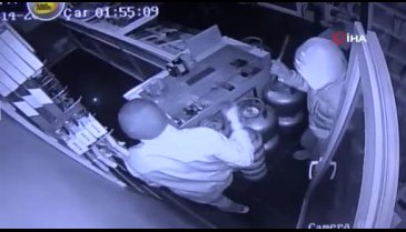 Bursa'da hırsızlar PTT acentesini soydu