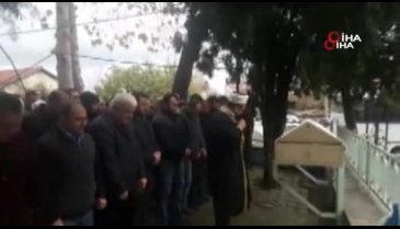 Bursa'da babasıyla aynı gün silahlı saldırıya uğrayan genç toprağa verildi