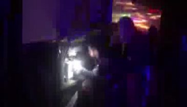 Yolcu otobüsü refüje çarptı! Çok sayıda yaralı var