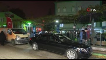 Bursa Büyükşehir Belediye Başkanı Aktaş, vatandaşlara helva ikram etti