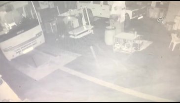 Bursa'da iş yeri yangını&nbsp;otobüsün sürücü bölümünden başlamış