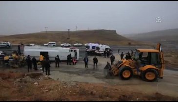 Yolcu midibüsü devrildi: 7 ölü, 15 yaralı
