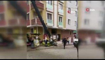İstanbul Sancaktepe'de helikopter düştü!