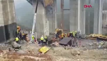 Viyadük çalışmasında beton blok düştü