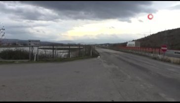 Bursa'da duble yol var ama mahalleye giriş yok