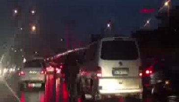 Köprüden geçmek için yaptığı kurnazlık kamerada