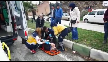 Bursa'da motosikletle kamyonet çarpıştı: 1 yaralı
