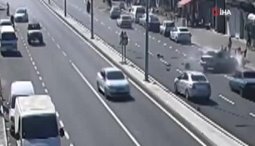 Feci kazalar MOBESE kameralarına yansıdı