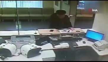Emekli maaşını çekemeyen şahıs ortalığı birbirine kattı
