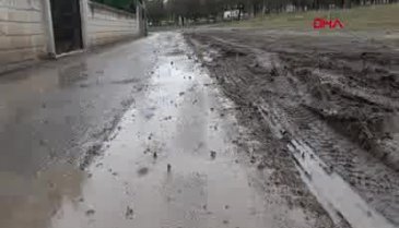 Bursa'da binlerce vatandaşın oturduğu mahalleye yol yok