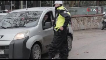 Bursa'da polisler kış lastiği uygulamasında göz açtırmıyor