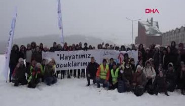 LÖSEV, 'Dünya Gönüllüler Günü'nü' Bursa Uludağ'da kutladı