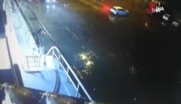 Otomobil denize uçtu!