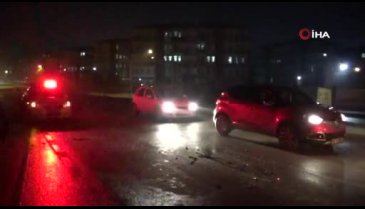 Bursa İnegöl'de 3 araç birbirine girdi: 5 yaralı