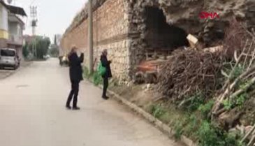 Bursa İznik'te Roma döneminden kalma surlar malzeme deposu oldu!