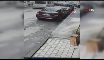 Bursa'da faciadan dönüldü! Aracın motoru yandı