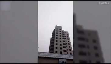 14. kattan aşağı atladı, can verdi!
