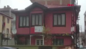 Bursa'da minik Melisa'nın hayatını kaybettiği kreşin tabelaları indirildi
