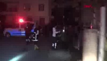 Binayı dumanlar sardı! Mahsur kalan 3 kişi...