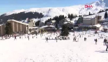 Bursa Uludağ'da hem kayak hem mangal keyfi