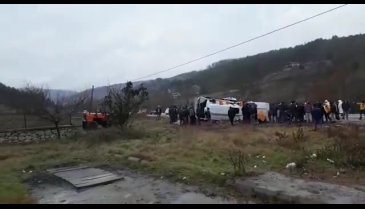Bursa'da midibüs devrildi: 10 yaralı