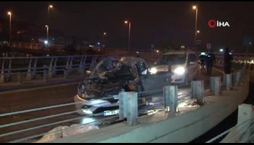 Otomobil kontrolden çıkıp bariyerlere çarptı: 4 yaralı