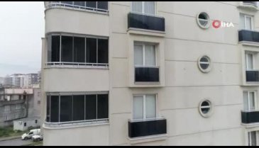 Bursa'da evinden sarı yelek çıkan öğretmen tutuklandı