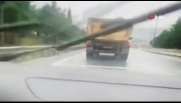 Kamyonla ''drift'' yaptı!