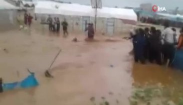 Suriyeli çocuk sel sularından böyle kurtarıldı