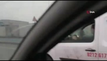 Seyir halindeyken telefonda oyun oynadı