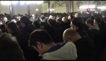 Yeni yılın ilk sabah namazında Bursa Ulu Cami doldu taştı