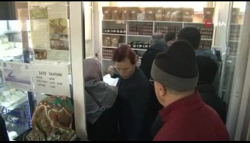 Bursa'da bu hastaneye gelen alışveriş yapmadan çıkmıyor