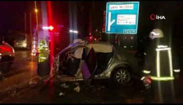 Bursa'da hurdaya dönen araçtan güçlükle çıkarıldılar