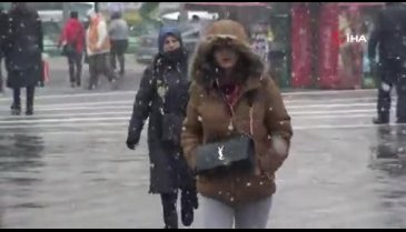 Bursa'da kar yağışı sürüyor