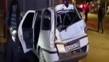 Bursa'da tırın çarptığı otomobildeki genç kız yaralandı