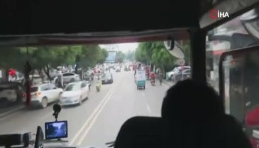 İki duvarın arasına sıkışan çocuğu itfaiye kurtardı
