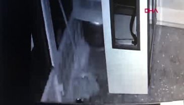 Bursa'da dükkana bile girmeden 8 telefonu çaldı