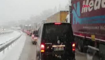Bursa- Ankara yolunda TIR kaydı, yol ulaşıma kapandı! 10 kilometre kuyruk oluştu