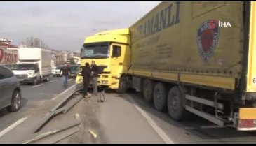TEM'de trafiği kilitleyen kaza!