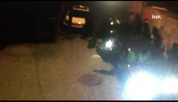 Bursa'da Suriyelilerin 'kemerden kılıçla' kavgası güvenlik kamerasında