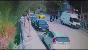 Motosikletli kapkaççıları metrelerce kovaladı