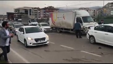 Bursa'da İzmir yolu üzerinde zincirleme kaza