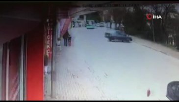 Bursa'da 'U' dönüşü kazası! 2 kişi yaralandı