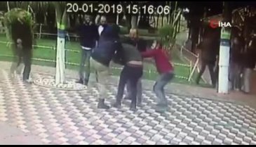 Bursa'da genç çifte tekme tokat saldırı anı kamerada